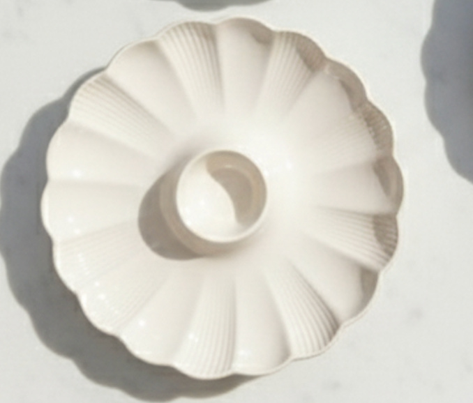 Elegant Girl Petal Snack Plate